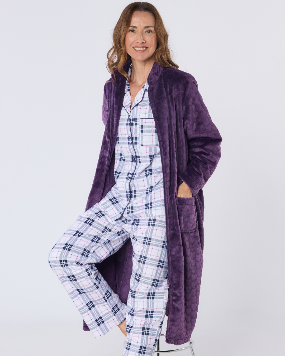 Women's Embossed Fleece Zip Dressing Gown with Front Pockets